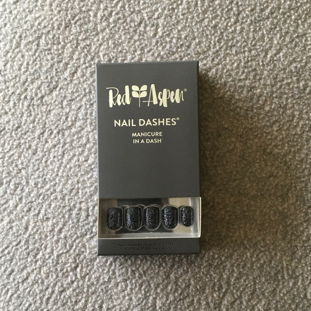 NWOT Red Aspen Nail Dashes